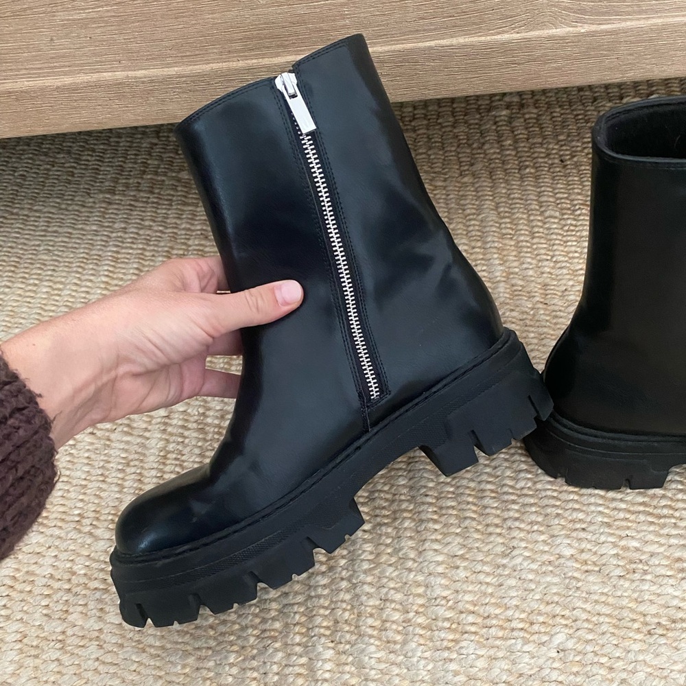 Black Lug Sole Chelsea boot - Picture 4 of 8